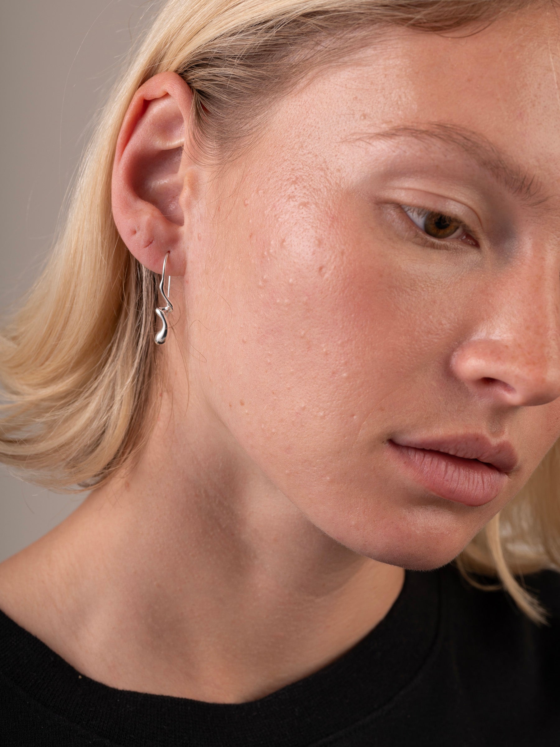 Sterling Silver Fluid Line Earring